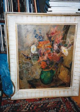 Vass Elemér - Virágcsendélet zöld vázában, olaj, vászon, Jelezve balra lent: Vass E., Fotó: Kieselbach Tamás